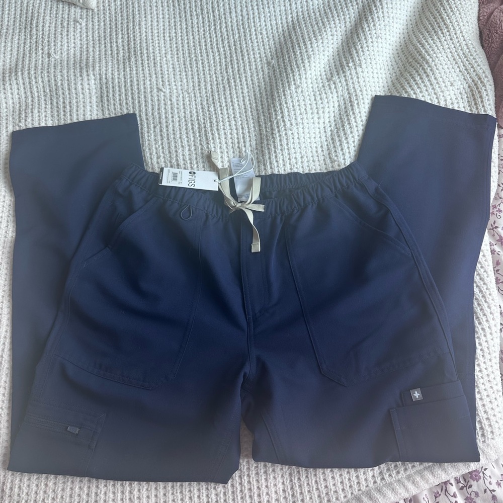 Figs Men's Cairo Scrub Pants in Navy